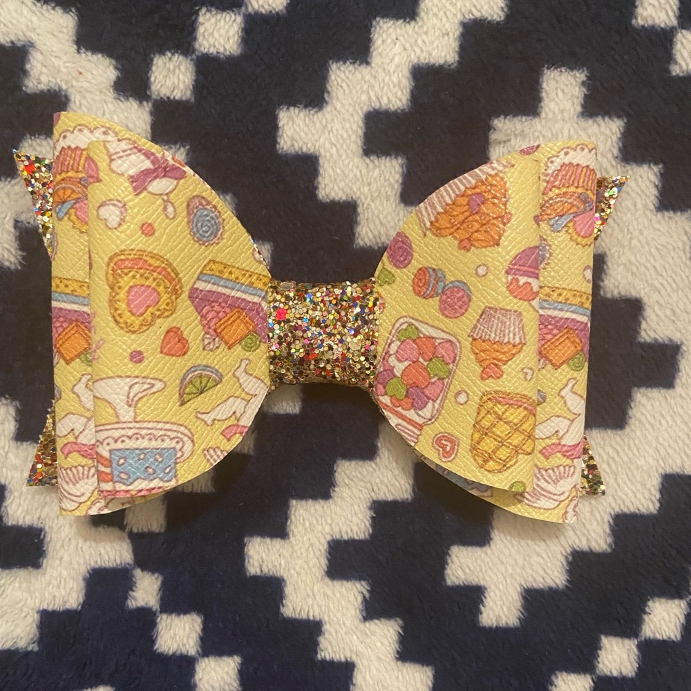 Hair bow